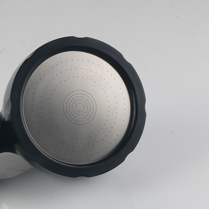 Pancuran hitam kepala ayun Jepang